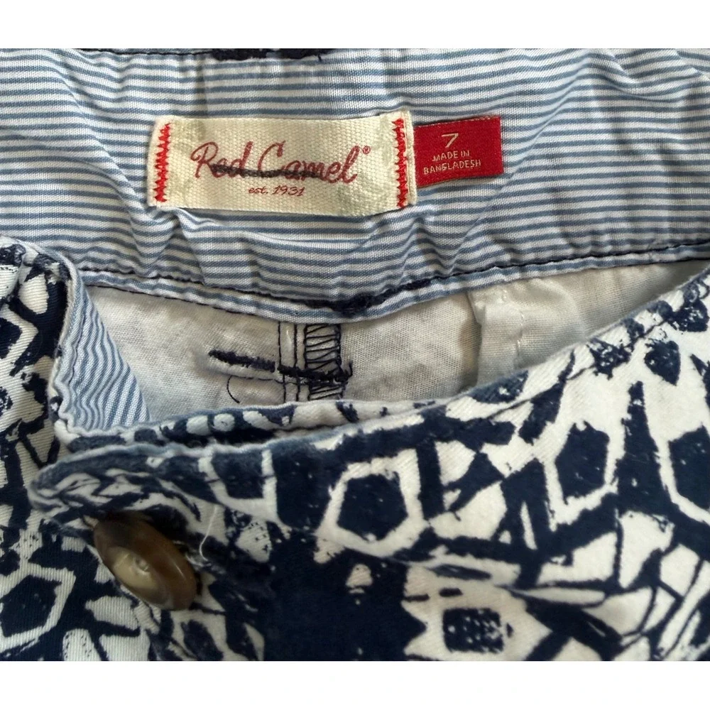 Red Camel Women Size 7 Navy Blue White Geometric Kaleidoscope Cotton Shorts